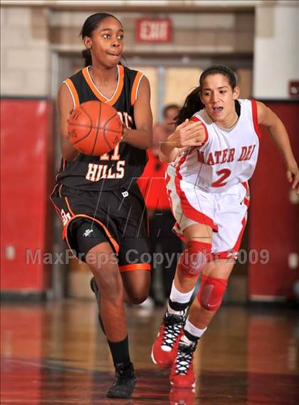 Thumbnail 3 in Beverly Hills vs. Mater Dei (CIF SS D2A Final) photogallery.