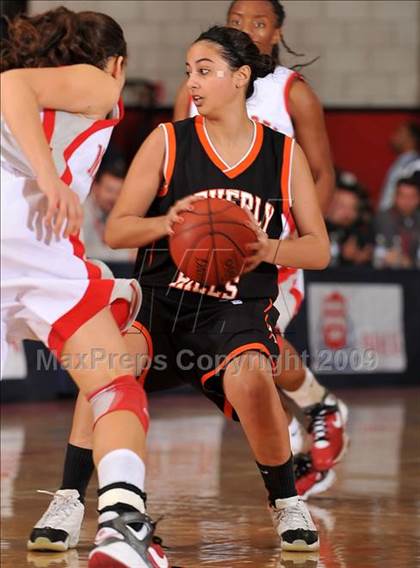 Thumbnail 2 in Beverly Hills vs. Mater Dei (CIF SS D2A Final) photogallery.