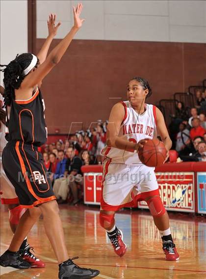 Thumbnail 2 in Beverly Hills vs. Mater Dei (CIF SS D2A Final) photogallery.