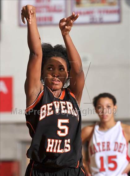Thumbnail 3 in Beverly Hills vs. Mater Dei (CIF SS D2A Final) photogallery.