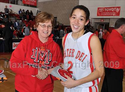 Thumbnail 1 in Beverly Hills vs. Mater Dei (CIF SS D2A Final) photogallery.