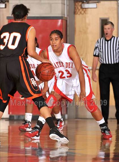 Thumbnail 2 in Beverly Hills vs. Mater Dei (CIF SS D2A Final) photogallery.
