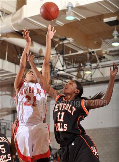 Thumbnail 2 in Beverly Hills vs. Mater Dei (CIF SS D2A Final) photogallery.