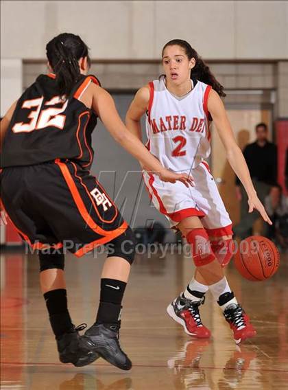 Thumbnail 3 in Beverly Hills vs. Mater Dei (CIF SS D2A Final) photogallery.