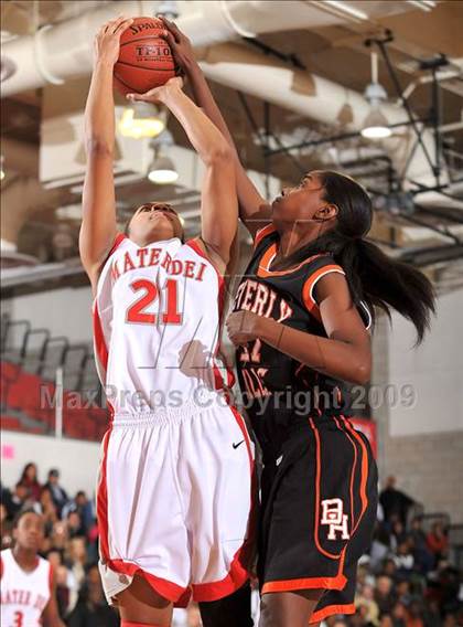 Thumbnail 1 in Beverly Hills vs. Mater Dei (CIF SS D2A Final) photogallery.