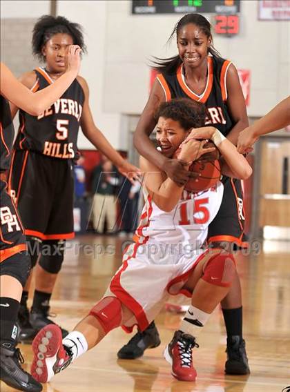 Thumbnail 2 in Beverly Hills vs. Mater Dei (CIF SS D2A Final) photogallery.