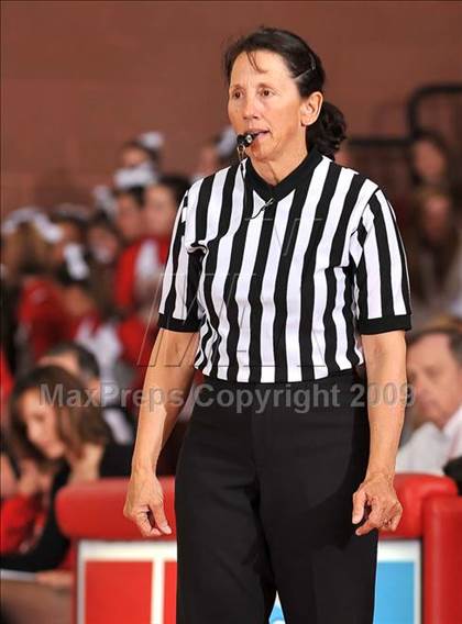 Thumbnail 2 in Beverly Hills vs. Mater Dei (CIF SS D2A Final) photogallery.
