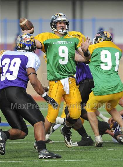 Thumbnail 2 in North vs South (Holiday Classic All-Star) photogallery.