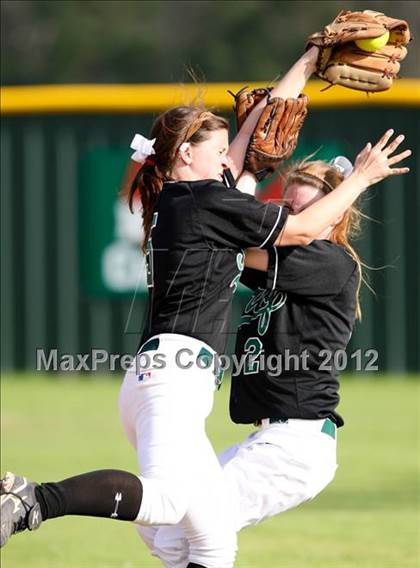 Thumbnail 3 in Spring vs Cinco Ranch (The Woodlands Lady Highlander Tournament) photogallery.