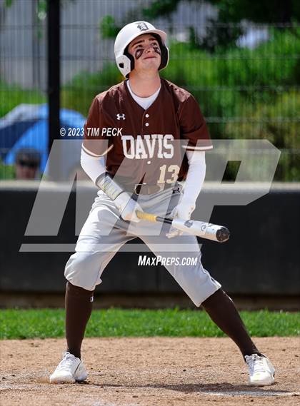 Thumbnail 2 in Davis vs. El Toro photogallery.