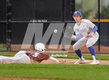 Thumbnail 3 in Davis vs. El Toro photogallery.
