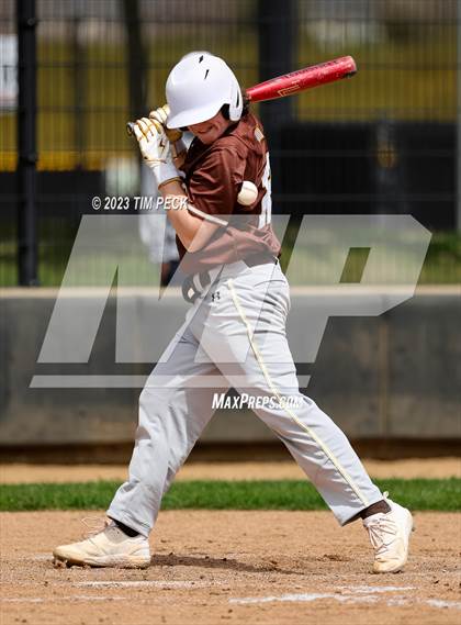 Thumbnail 3 in Davis vs. El Toro photogallery.