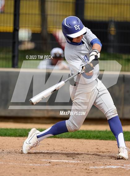 Thumbnail 3 in Davis vs. El Toro photogallery.