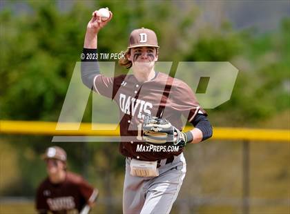 Thumbnail 2 in Davis vs. El Toro photogallery.