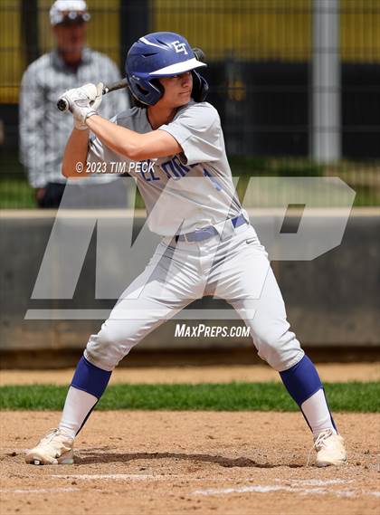 Thumbnail 3 in Davis vs. El Toro photogallery.