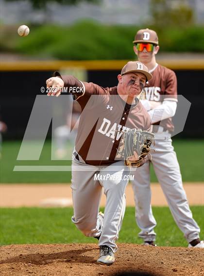 Thumbnail 3 in Davis vs. El Toro photogallery.