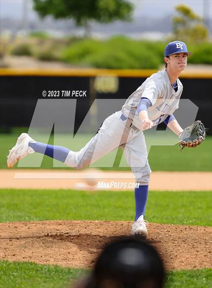 Thumbnail 2 in Davis vs. El Toro photogallery.