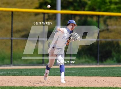 Thumbnail 2 in Davis vs. El Toro photogallery.