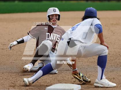 Thumbnail 1 in Davis vs. El Toro photogallery.