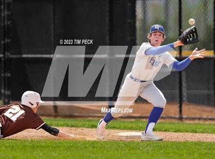 Thumbnail 3 in Davis vs. El Toro photogallery.