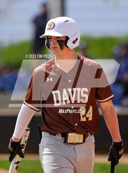 Thumbnail 2 in Davis vs. El Toro photogallery.
