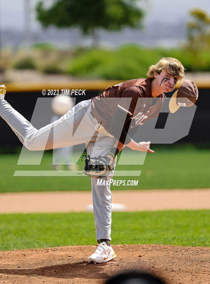 Thumbnail 1 in Davis vs. El Toro photogallery.
