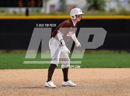 Thumbnail 3 in Davis vs. El Toro photogallery.