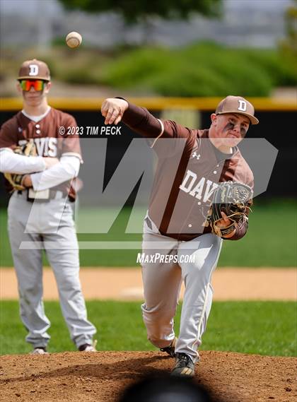 Thumbnail 2 in Davis vs. El Toro photogallery.