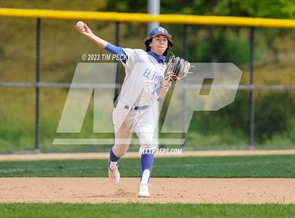Thumbnail 3 in Davis vs. El Toro photogallery.
