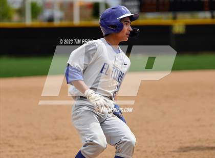 Thumbnail 2 in Davis vs. El Toro photogallery.