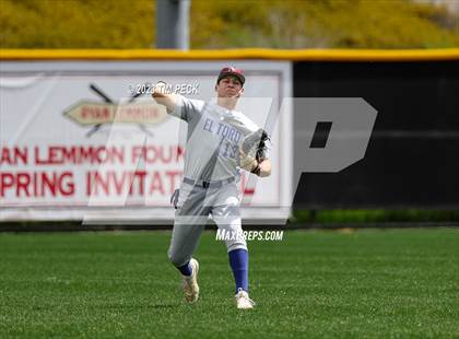 Thumbnail 1 in Davis vs. El Toro photogallery.