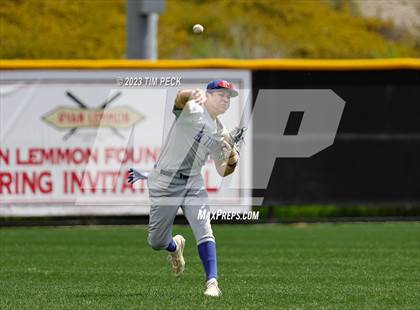Thumbnail 3 in Davis vs. El Toro photogallery.