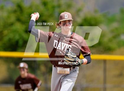 Thumbnail 3 in Davis vs. El Toro photogallery.