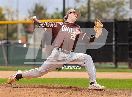 Thumbnail 2 in Davis vs. El Toro photogallery.