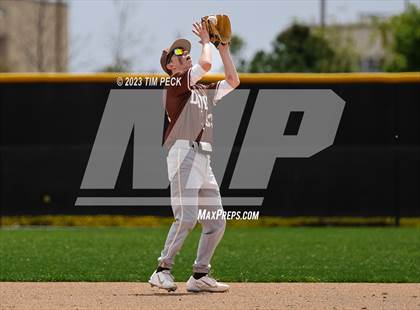 Thumbnail 2 in Davis vs. El Toro photogallery.