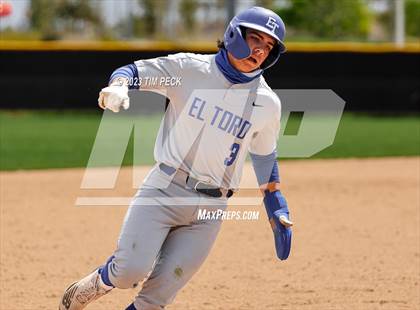 Thumbnail 3 in Davis vs. El Toro photogallery.