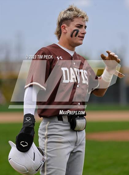 Thumbnail 3 in Davis vs. El Toro photogallery.