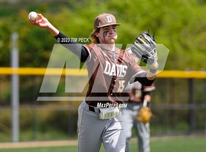 Thumbnail 3 in Davis vs. El Toro photogallery.