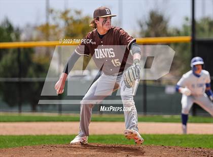 Thumbnail 1 in Davis vs. El Toro photogallery.