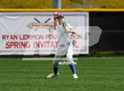 Thumbnail 2 in Davis vs. El Toro photogallery.