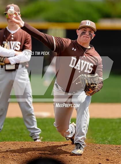 Thumbnail 3 in Davis vs. El Toro photogallery.