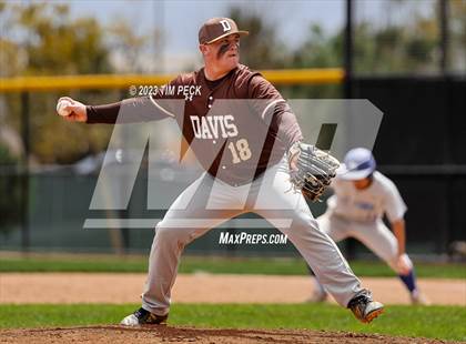Thumbnail 1 in Davis vs. El Toro photogallery.