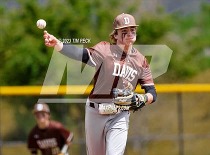 Thumbnail 2 in Davis vs. El Toro photogallery.