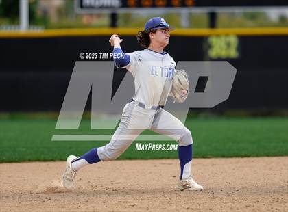 Thumbnail 1 in Davis vs. El Toro photogallery.