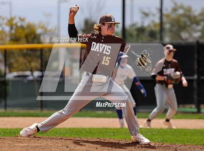 Thumbnail 1 in Davis vs. El Toro photogallery.