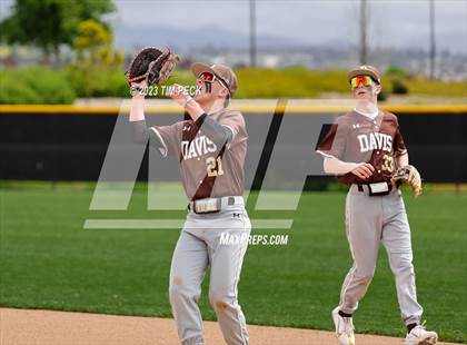 Thumbnail 1 in Davis vs. El Toro photogallery.
