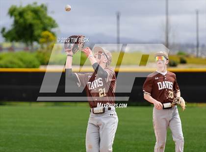 Thumbnail 2 in Davis vs. El Toro photogallery.