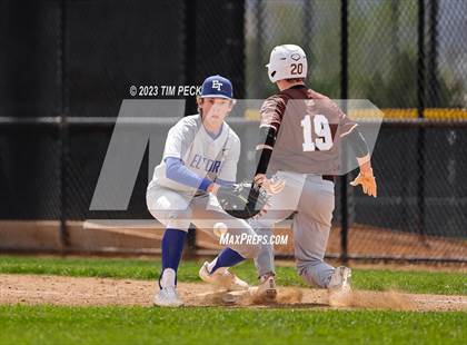 Thumbnail 1 in Davis vs. El Toro photogallery.