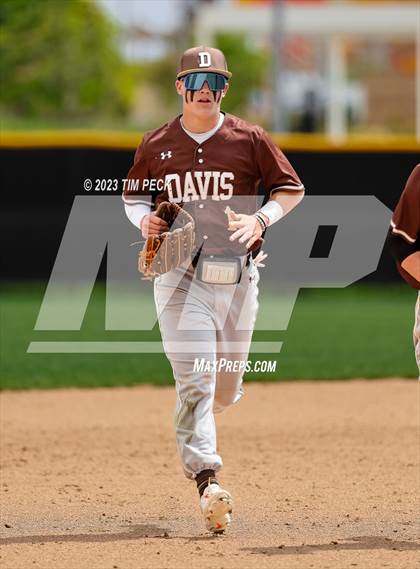 Thumbnail 2 in Davis vs. El Toro photogallery.