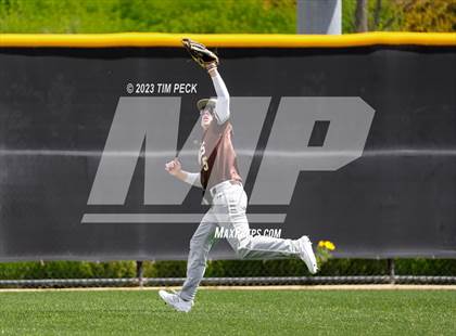 Thumbnail 3 in Davis vs. El Toro photogallery.